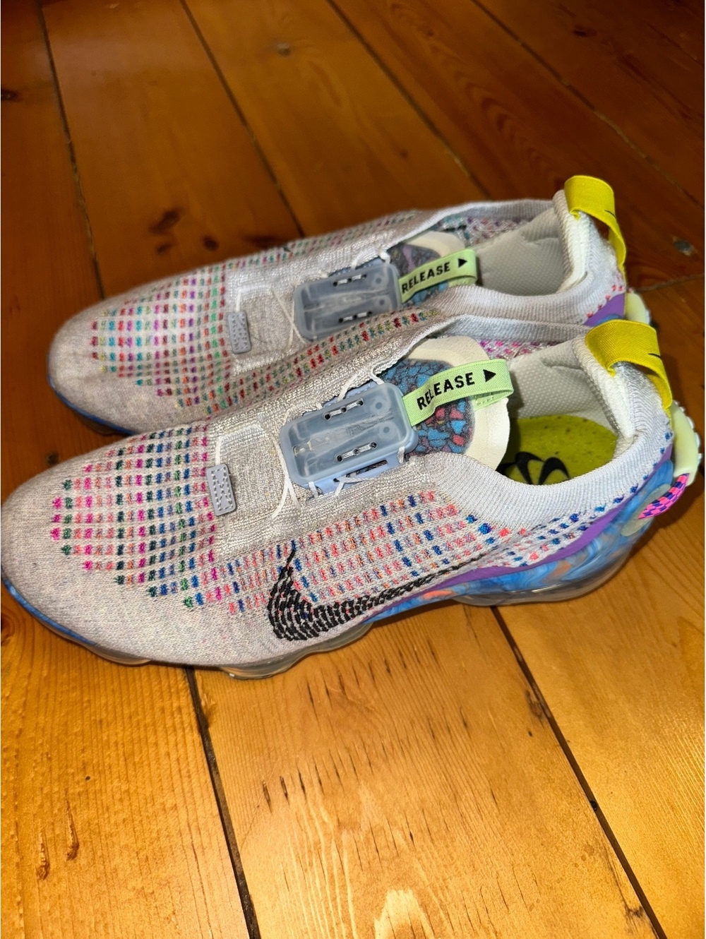 Nike Air VaporMax Flyknit multicolor sneakers